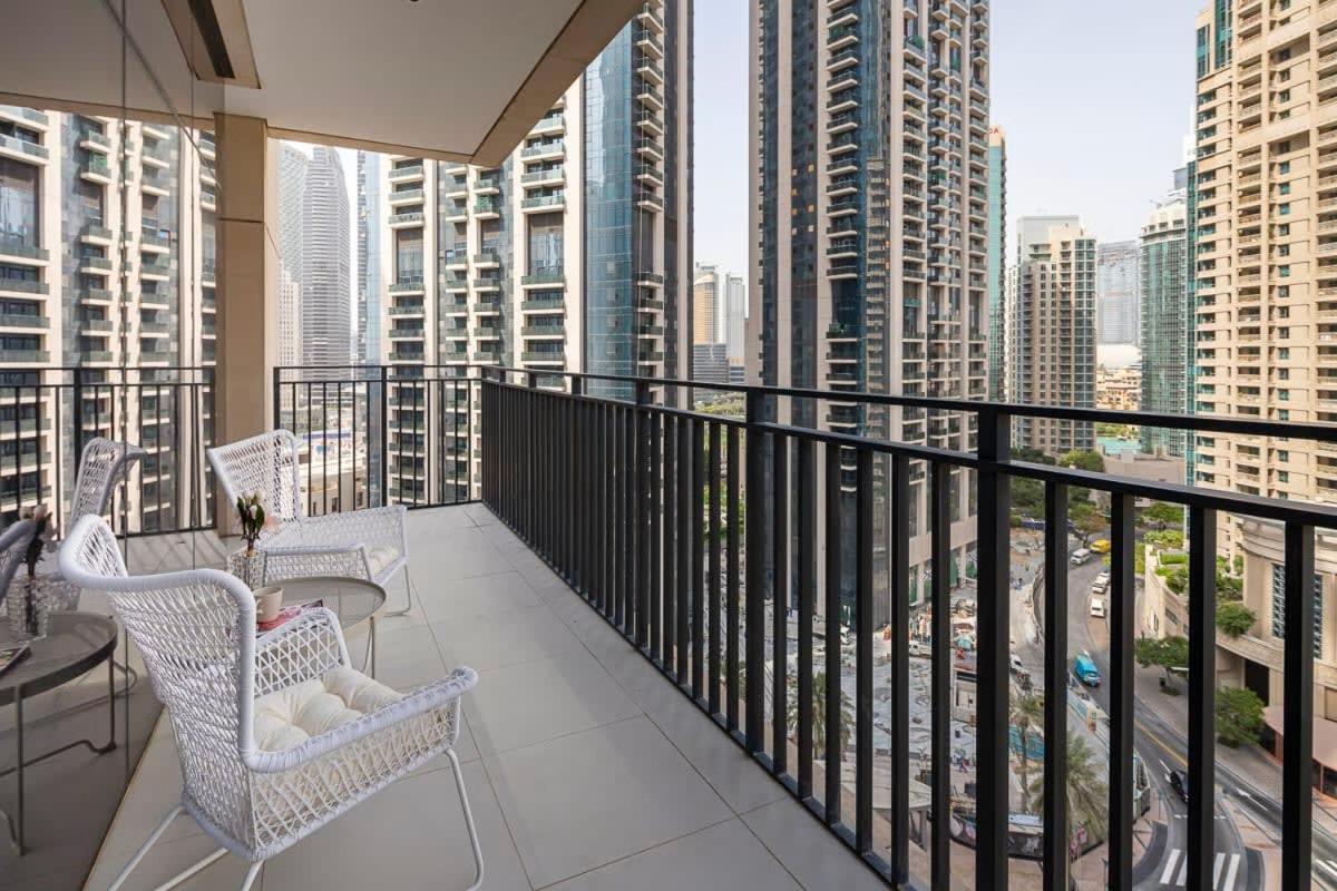 Frank Porter - Boulevard Crescent Dubaj Kültér fotó