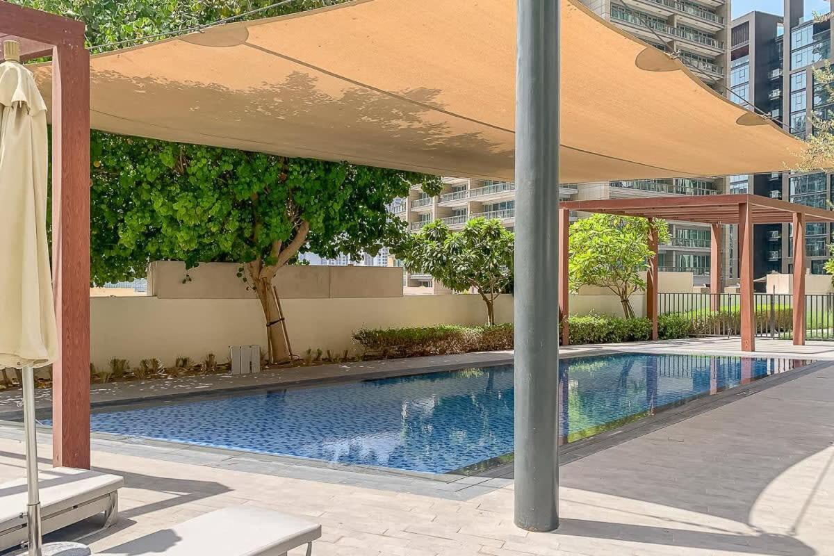 Frank Porter - Boulevard Crescent Dubaj Kültér fotó