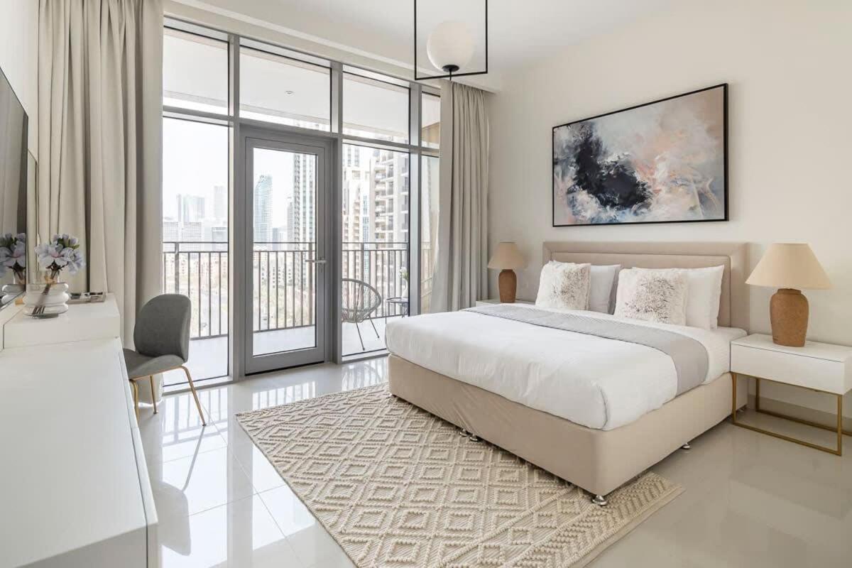 Frank Porter - Boulevard Crescent Dubaj Kültér fotó