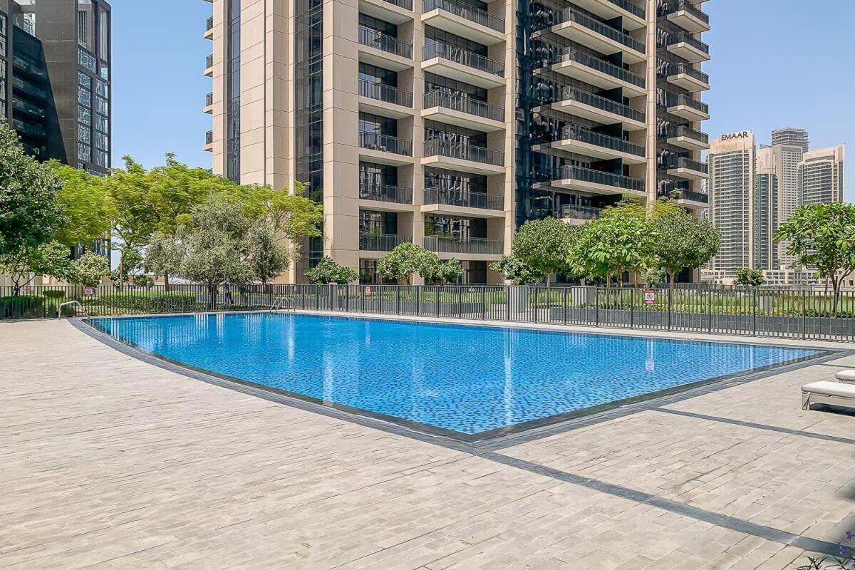 Frank Porter - Boulevard Crescent Dubaj Kültér fotó